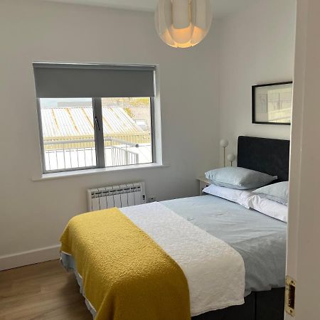 2 Bedroom Apartment Central Town Location 에니스코티 외부 사진