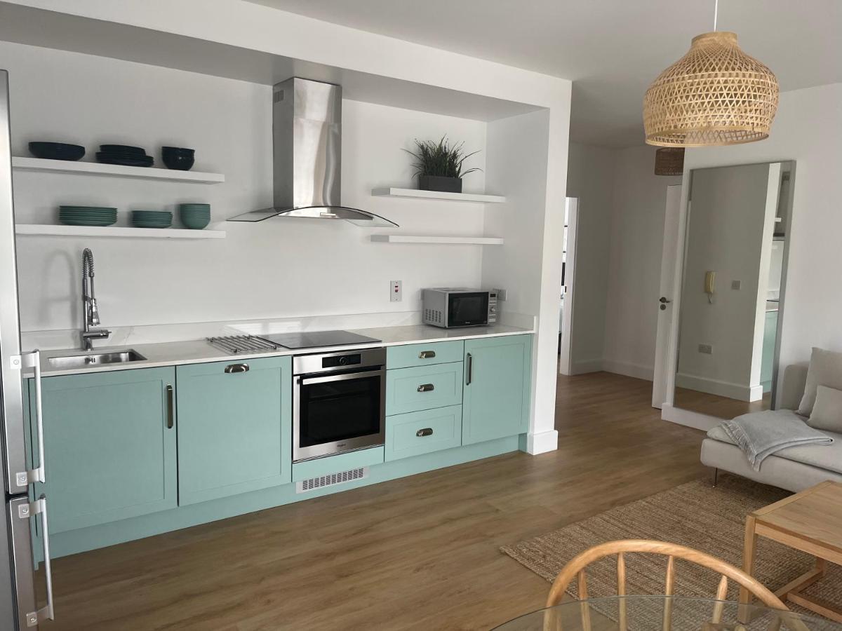 2 Bedroom Apartment Central Town Location 에니스코티 외부 사진