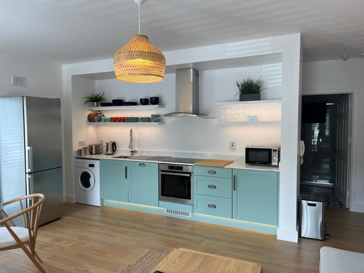 2 Bedroom Apartment Central Town Location 에니스코티 외부 사진