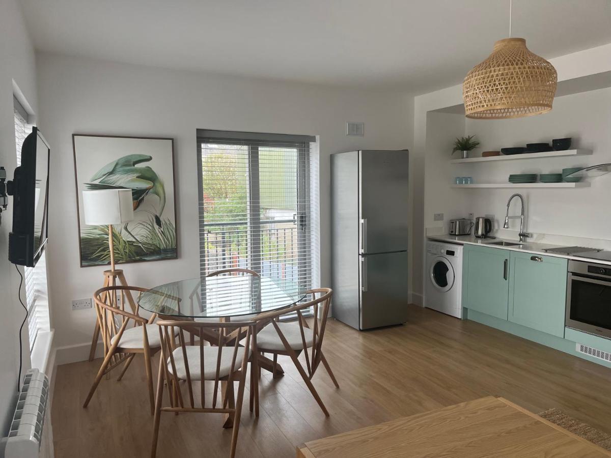 2 Bedroom Apartment Central Town Location 에니스코티 외부 사진